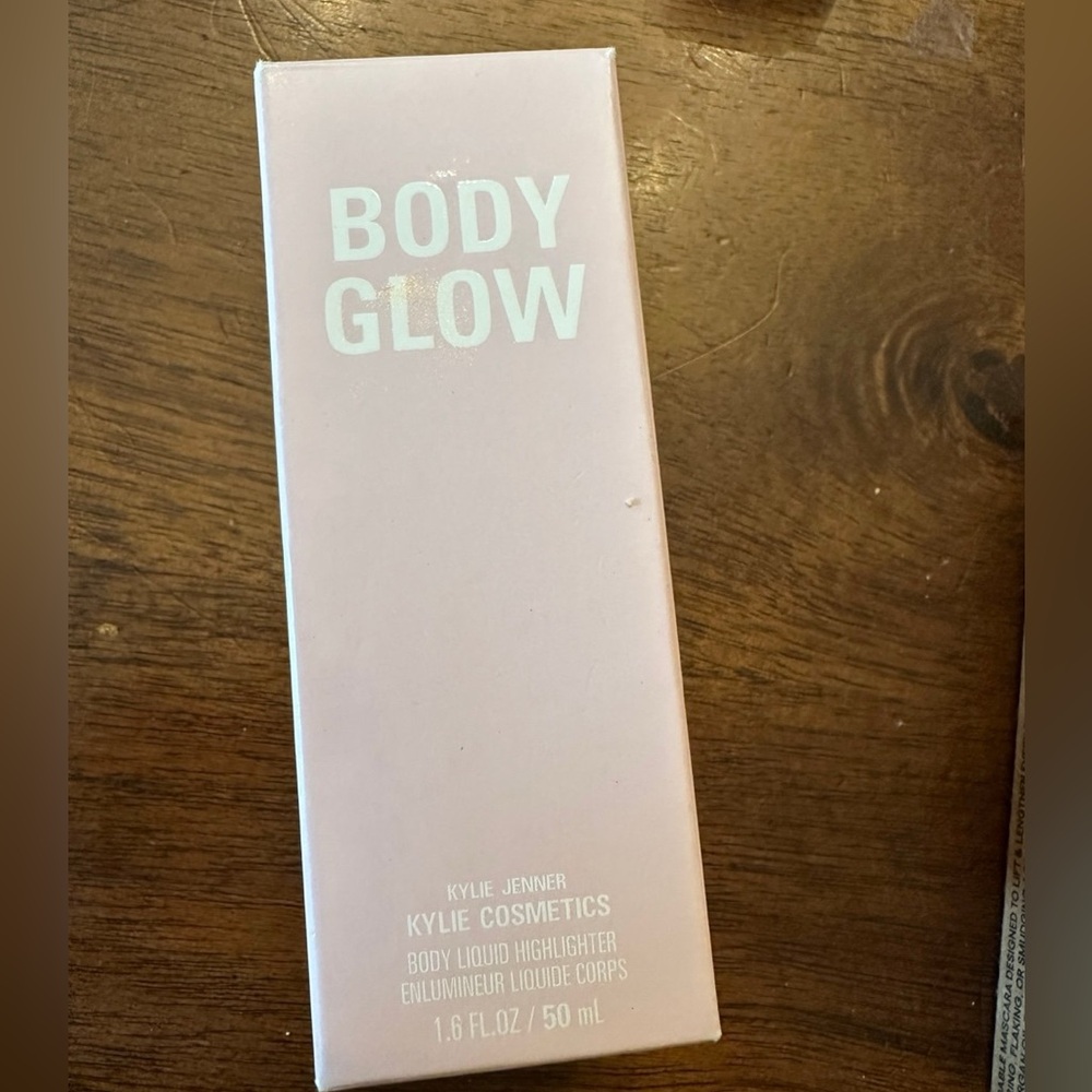 Kylie Cosmetics Body Glow Liquid Highlighter - Soft Pink